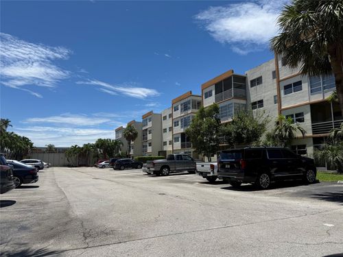 402-4042 Nw 19th St, Lauderhill, FL, 33313-7064 | Card Image