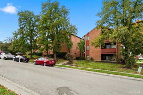 4905 Chalet Dr, Cincinnati, OH, 45217 | Card Image