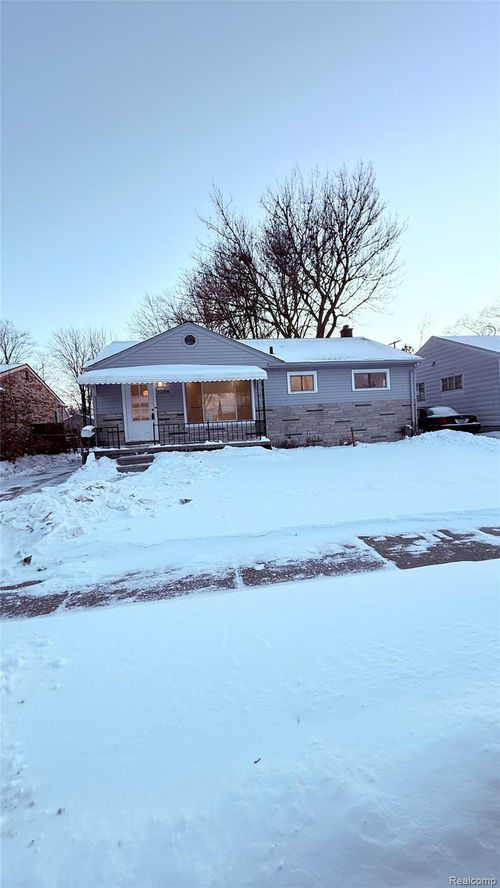 22304 California St, Saint Clair Shores, MI, 48080-3818 | Card Image