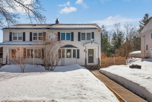 28 Le Caron St, Deep River, ON, K0J1P0 | Card Image