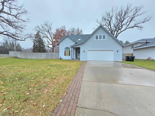 10440 Eagle Street Nw, Coon Rapids, MN, 55433 | Card Image