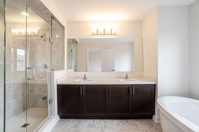 637 Etheridge Ave, House other with 4 bedrooms, 3 bathrooms and 1 parking in Milton ON | Image 23