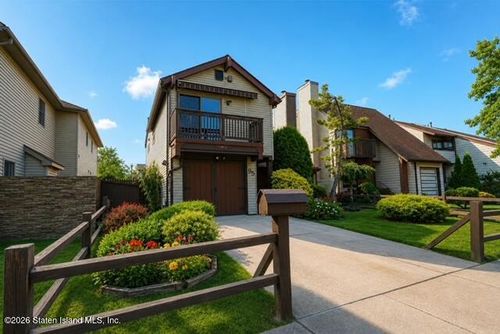 95 Mcarthur Ave, Staten Island, NY, 10312-1926 | Card Image
