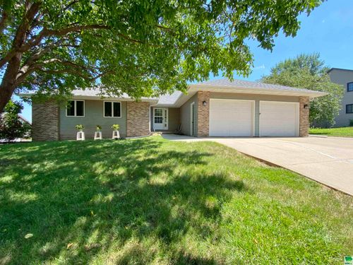 1530 3rd Ave Se, Le Mars, IA, 51031-2763 | Card Image