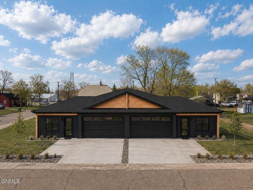 103 1st Avenue Se, Garrison, ND, 58540 | Card Image