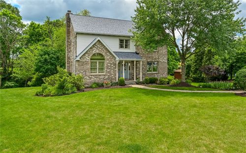 212 Whitehaven Dr, Gibsonia, PA, 15044-9579 | Card Image