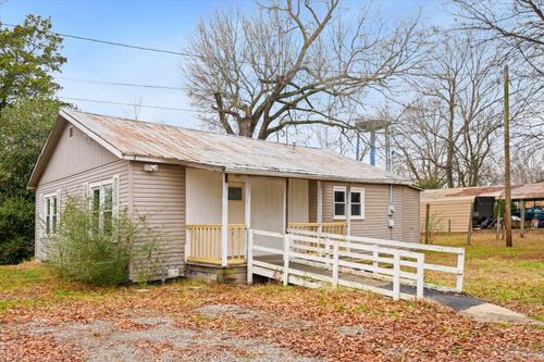 209 Smith Ave, Hohenwald, TN, 38462-1116 | Card Image
