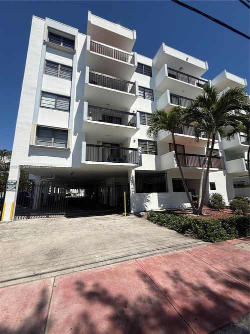 6937 Bay Dr, Miami Beach, FL, 33141-5483 | Card Image