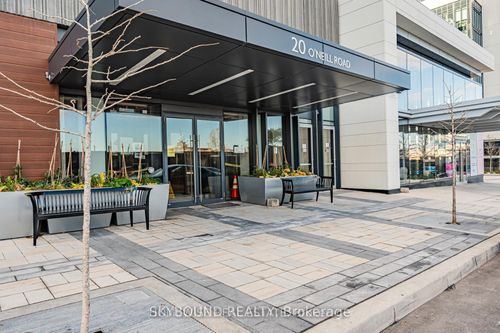 726-20 O'Neill Rd, North York, ON, M3C0R2 | Card Image