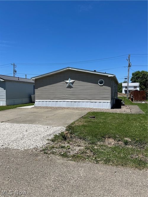 10193 Oakwood St, Byesville, OH, 43723-9558 | Card Image
