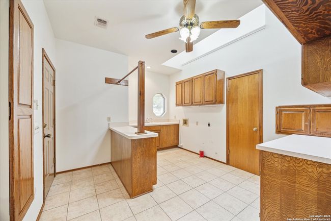 640 Woodlake Dr, House other with 5 bedrooms, 5 bathrooms and null parking in Mcqueeney TX | Image 32