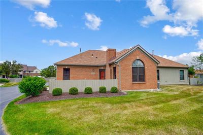 2557 Allister Circle, Condo with 2 bedrooms, 2 bathrooms and null parking in Miamisburg OH | Image 1