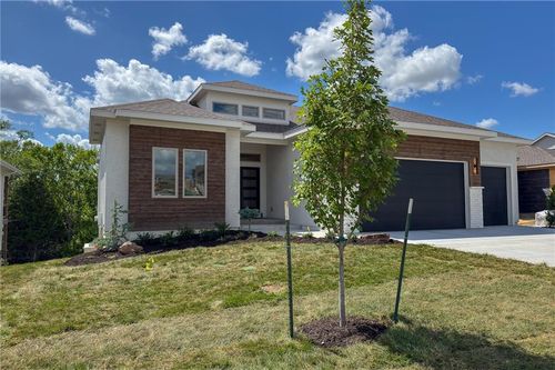 9938 Brockway St, Lenexa, KS, 66220-2202 | Card Image