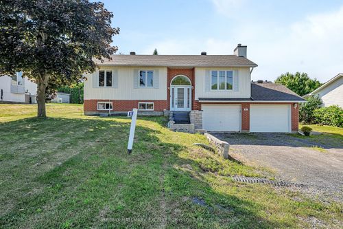 1817 Claude St, Clarence Creek, ON, K0A1N0 | Card Image