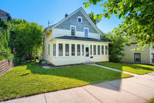 106 N Pine St, Chaska, MN, 55318-1937 | Card Image