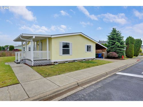 74-1015 Oak St, Silverton, OR, 97381-1756 | Card Image