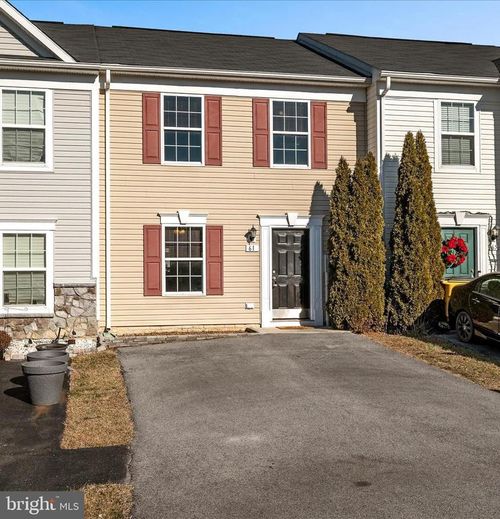 61 Fast View Dr, MARTINSBURG, WV, 25404-1106 | Card Image