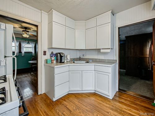 4177 Washington St, Wayne, MI, 48184-2157 | Card Image