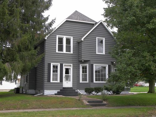 402 W Rochester St, Akron, IN, 46910-9102 | Card Image