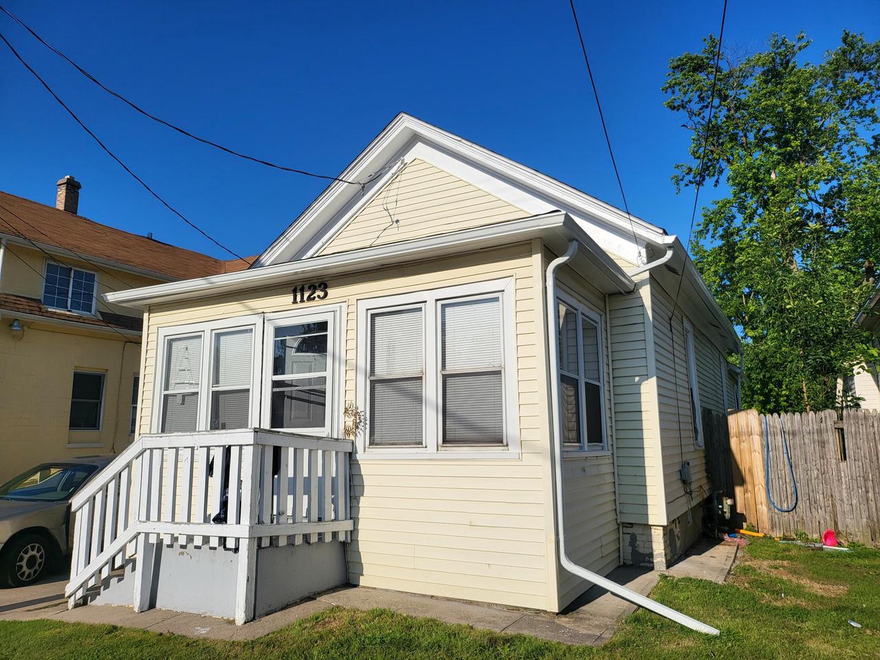 Irving Pl, Racine, WI 53403