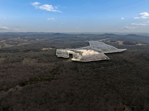 935 Comer Rd, Lascassas, TN, 37085-6101 | Card Image