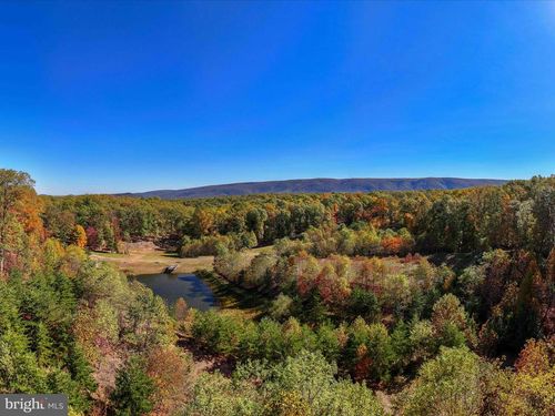 44 Cox Ln, GREAT CACAPON, WV, 25422-4005 | Card Image