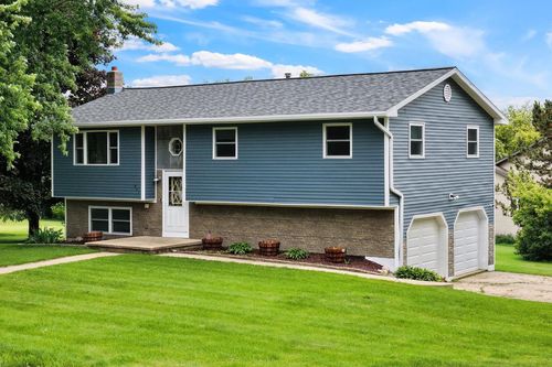 401 Linda Road, Mount Horeb, WI, 53572 | Card Image