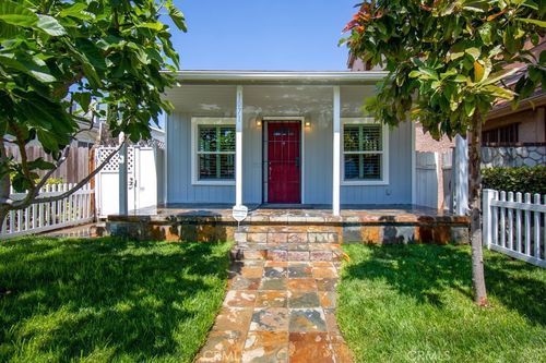 1071 Newport Ave, Long Beach, CA, 90804-1917 | Card Image