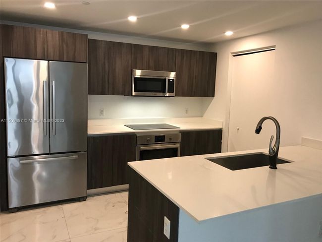 UNIT-2410 - 488 Ne 18 Th St, Condo with 3 bedrooms, 4 bathrooms and null parking in Miami FL | Image 9
