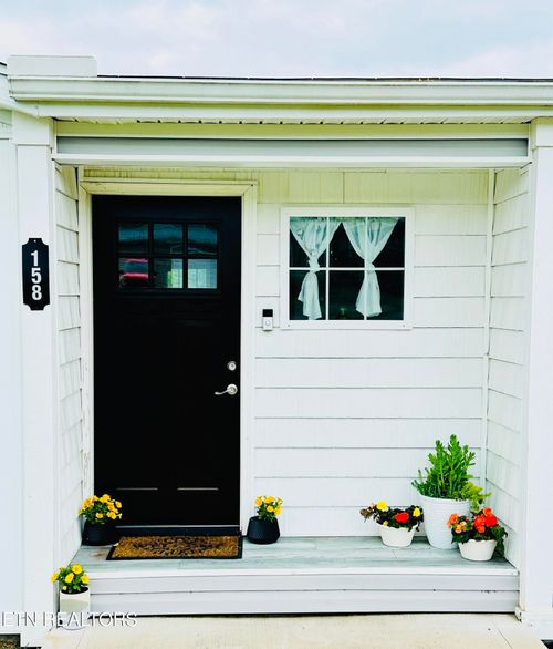 158 Elaine Dr, Tazewell, TN, 37879-6229 | Card Image