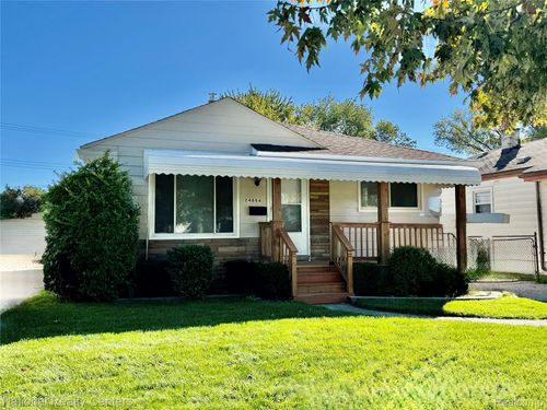 24884 Hayes Ave, Eastpointe, MI, 48021-1040 | Card Image