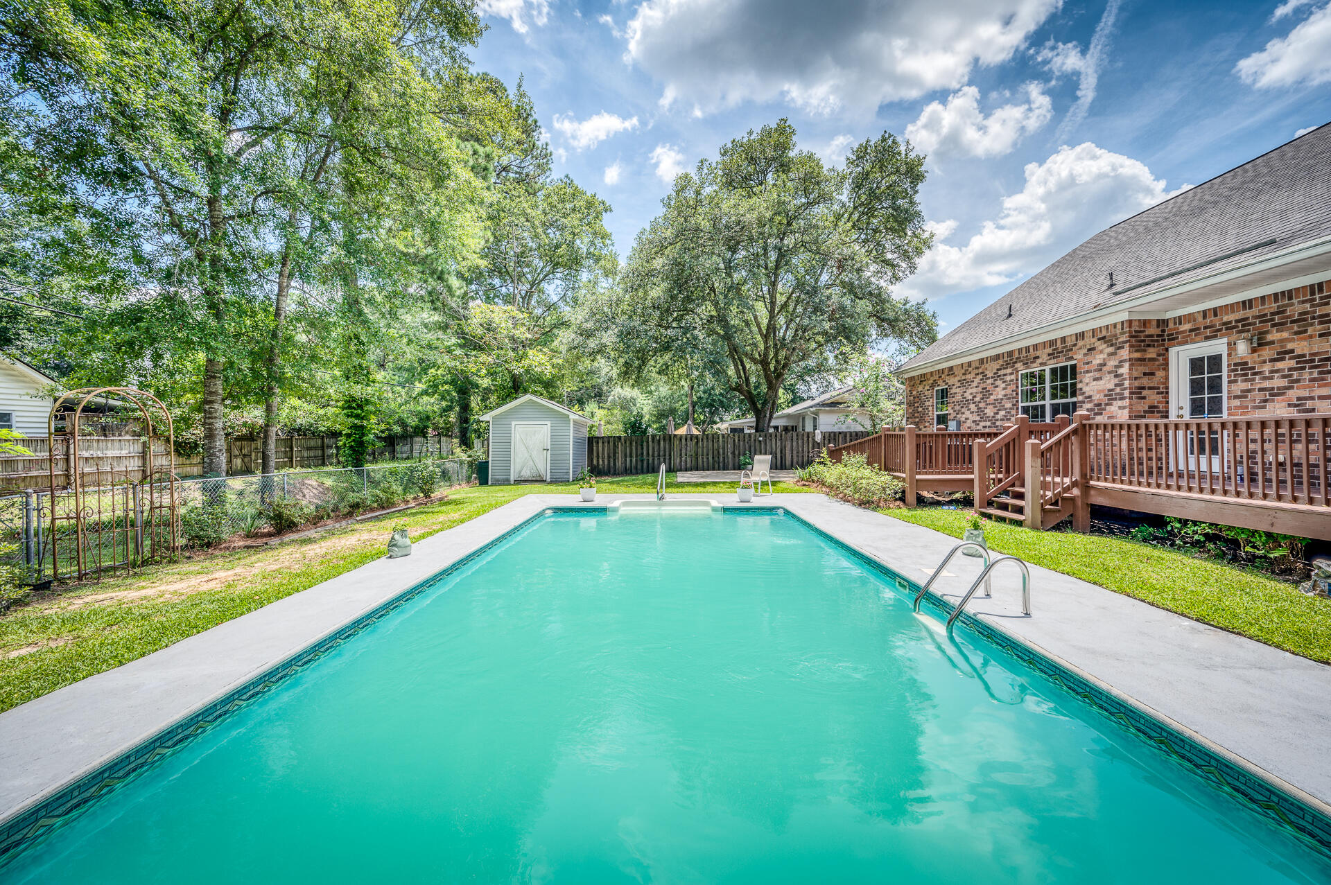 Sandtrap Rd, Summerville, SC 29483