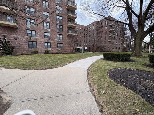 4a-22424 Union Tpke, Oakland Gardens, NY, 11364-3612 | Card Image