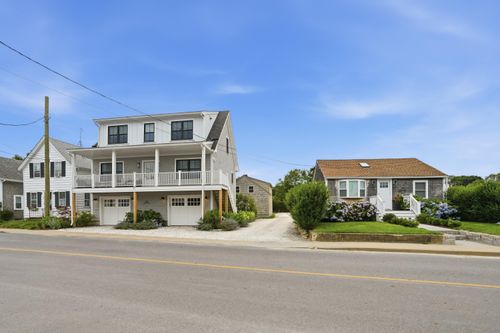29 & 33 Lagoon Pond Rd, Vineyard Haven, MA, 02568-5514 | Card Image