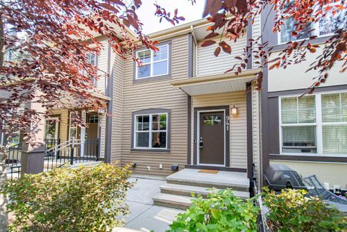 941 Mckenzie Towne Manor Se, Calgary, AB, T2Z1E1 | Card Image