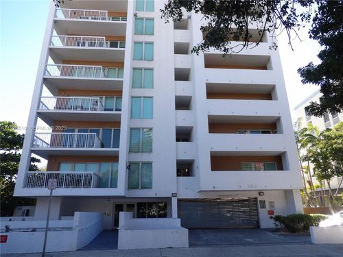 apt-301-2740 Sw 28th Ter, Miami, FL, 33133-3771 | Card Image