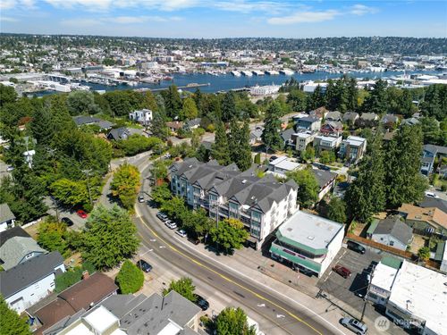 apt-302-3121 W Government Way, Seattle, WA, 98199-1434 | Card Image