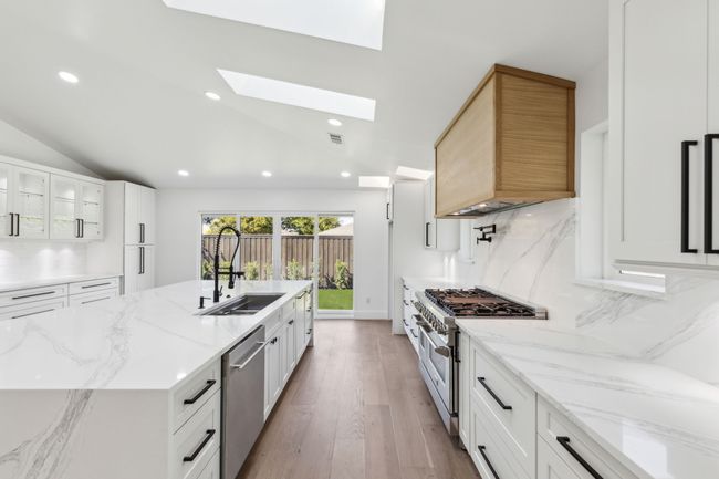 Brand new high end appliance package. | Image 11