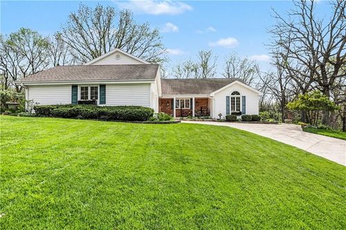 4404 Sw Hickory Ln, Blue Springs, MO, 64015-4521 | Card Image