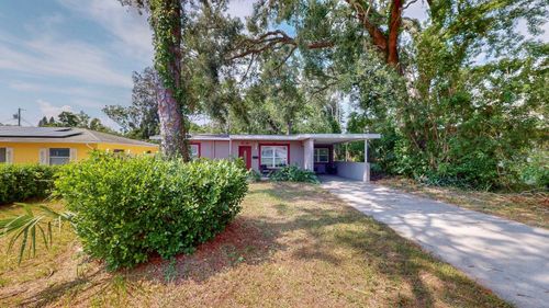635 62nd Ave S, ST PETERSBURG, FL, 33705-5715 | Card Image