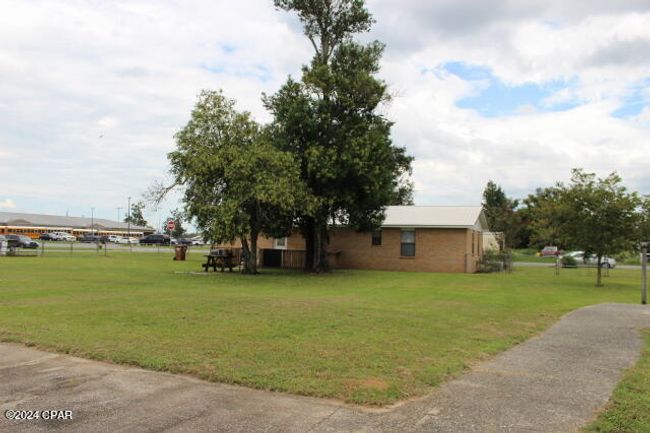 25676 Ne Evans St, House other with 3 bedrooms, 2 bathrooms and null parking in Altha FL | Image 12