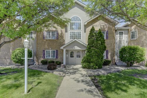 102-2515 Longwood Dr, Highland, IN, 46322-5573 | Card Image