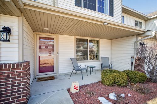 834 Se Crabapple Dr, Waukee, IA, 50263-8400 | Card Image