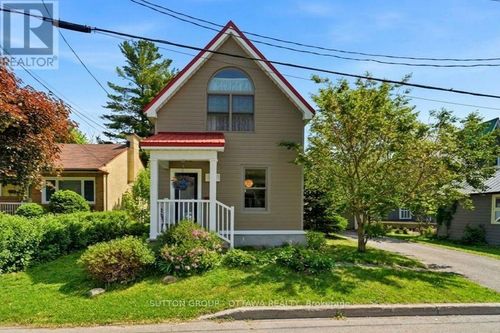 187 Martin Ave, Ottawa, ON, K1K2V2 | Card Image