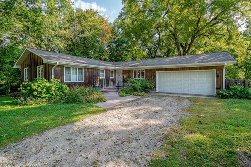 325 Nevada St, Savanna, IL, 61074-1829 | Card Image