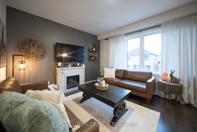 63 Santos Dr, House other with 3 bedrooms, 3 bathrooms and 2 parking in Caledonia ON | Image 9