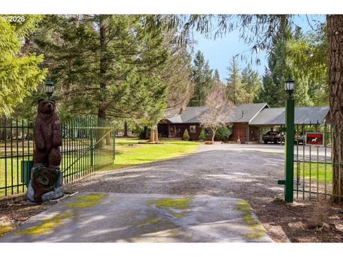 122 Carlos Ave, Rogue River, OR, 97537-9637 | Card Image