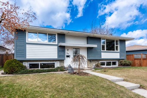 46 Marbrooke Cir Ne, Calgary, AB, T2A2W4 | Card Image