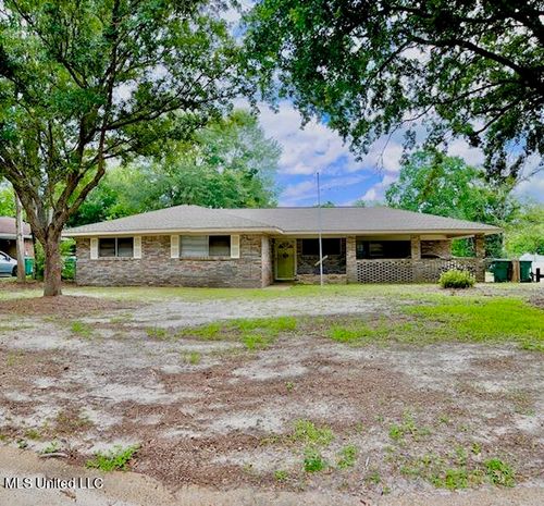 100 Clarence Dr, Gulfport, MS, 39503-3252 | Card Image