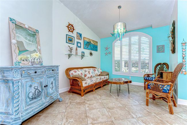 Living Room | Image 10